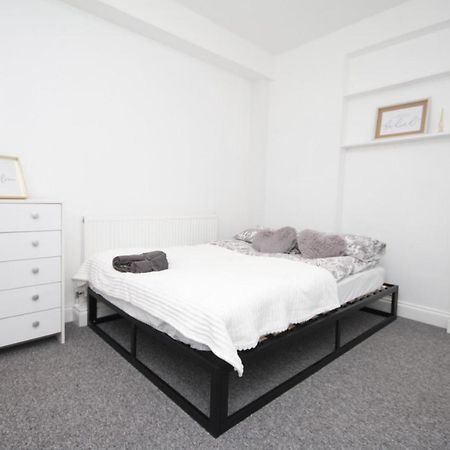 Lovely 3 Bed Spacious Flat Apartment In Central Лондон Екстериор снимка